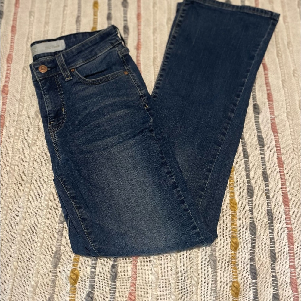 Woman’s Signature Levi Strauss Gold